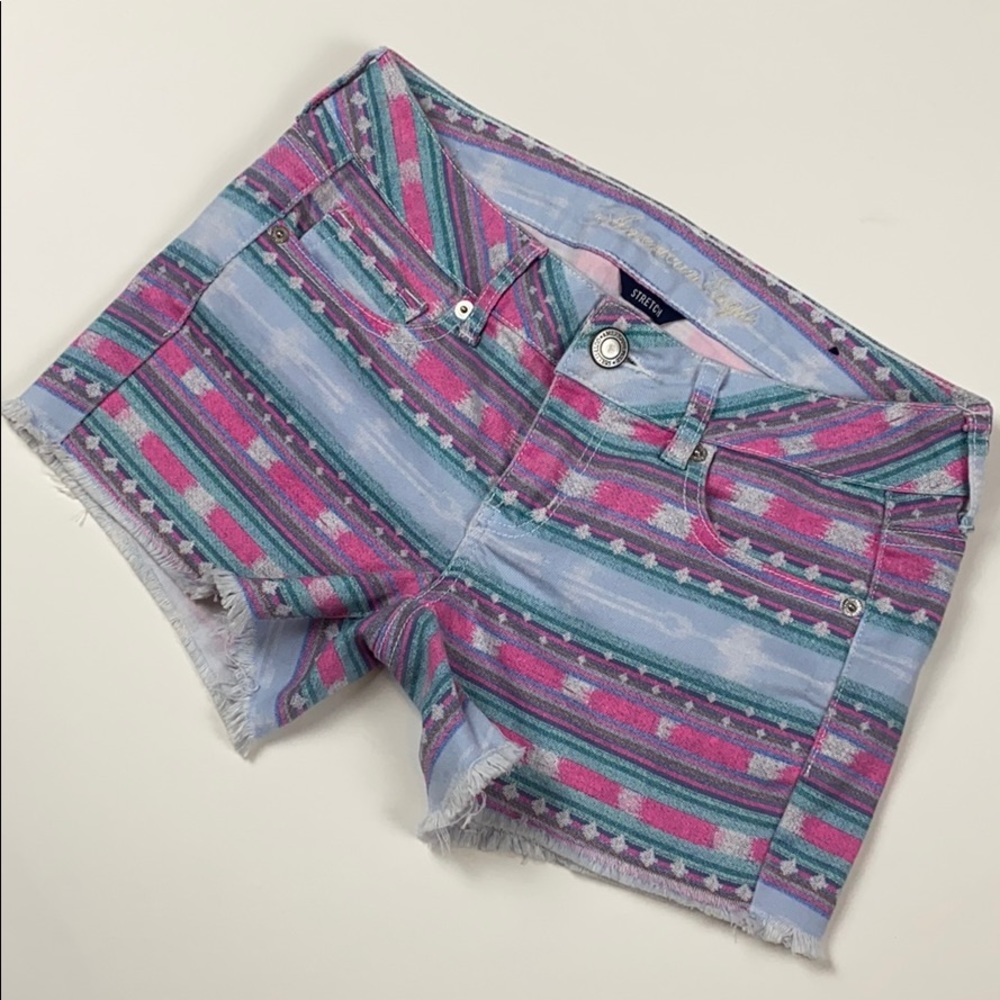 💕American Eagle stretch tribal boho colorful shorts